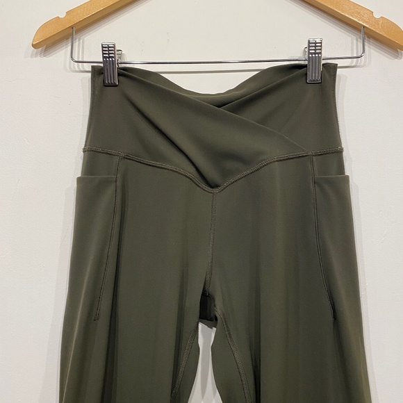 CRZ Yoga Green Flare Leg Crossover Yoga Pants Size Small - Picture 2 of 4